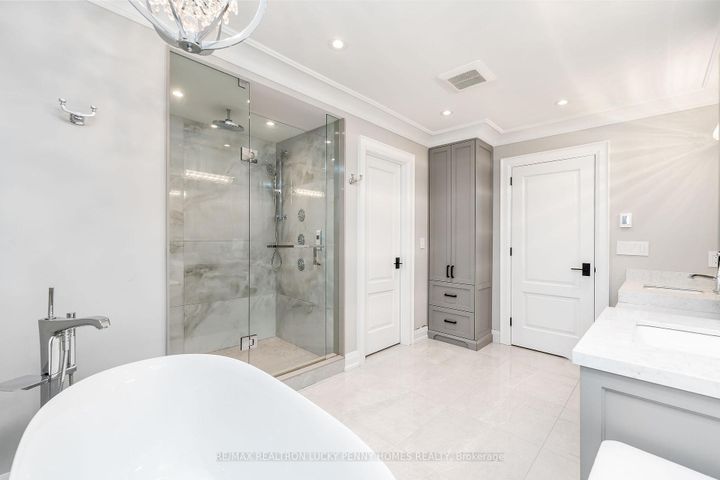 Photo 25 at 38 Beckenridge Drive, Milliken Mills East, Markham