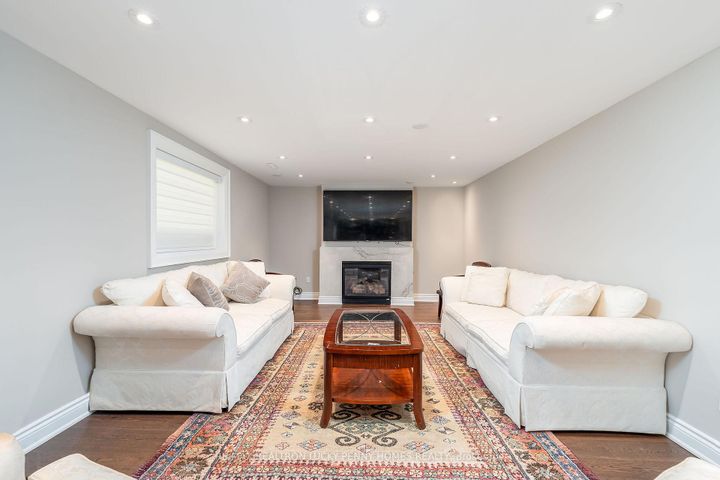 Photo 34 at 38 Beckenridge Drive, Milliken Mills East, Markham