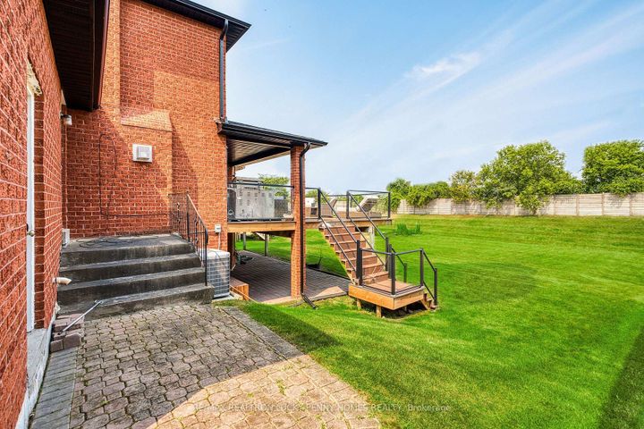 Photo 37 at 38 Beckenridge Drive, Milliken Mills East, Markham