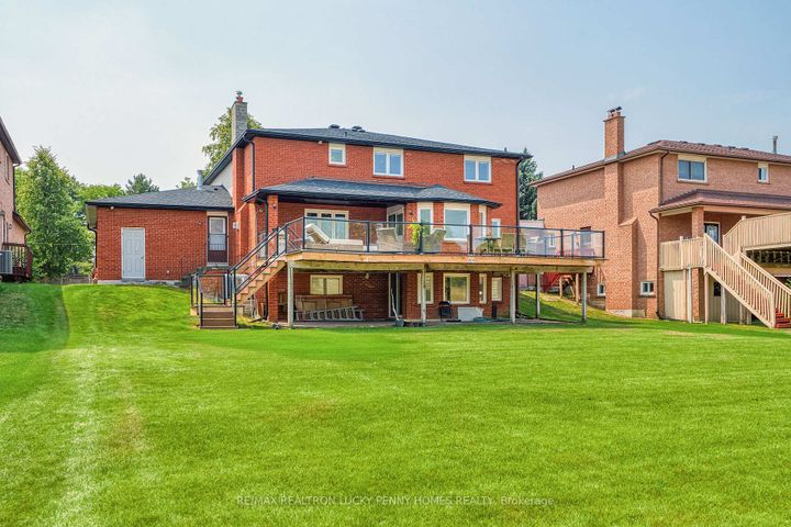 Photo 38 at 38 Beckenridge Drive, Milliken Mills East, Markham