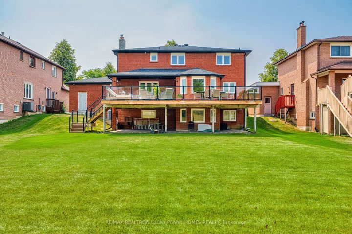 Photo 39 at 38 Beckenridge Drive, Milliken Mills East, Markham