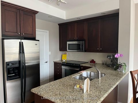 Photo 10 at 511 - 900 Mount Pleasant Road, Mount Pleasant West, Toronto