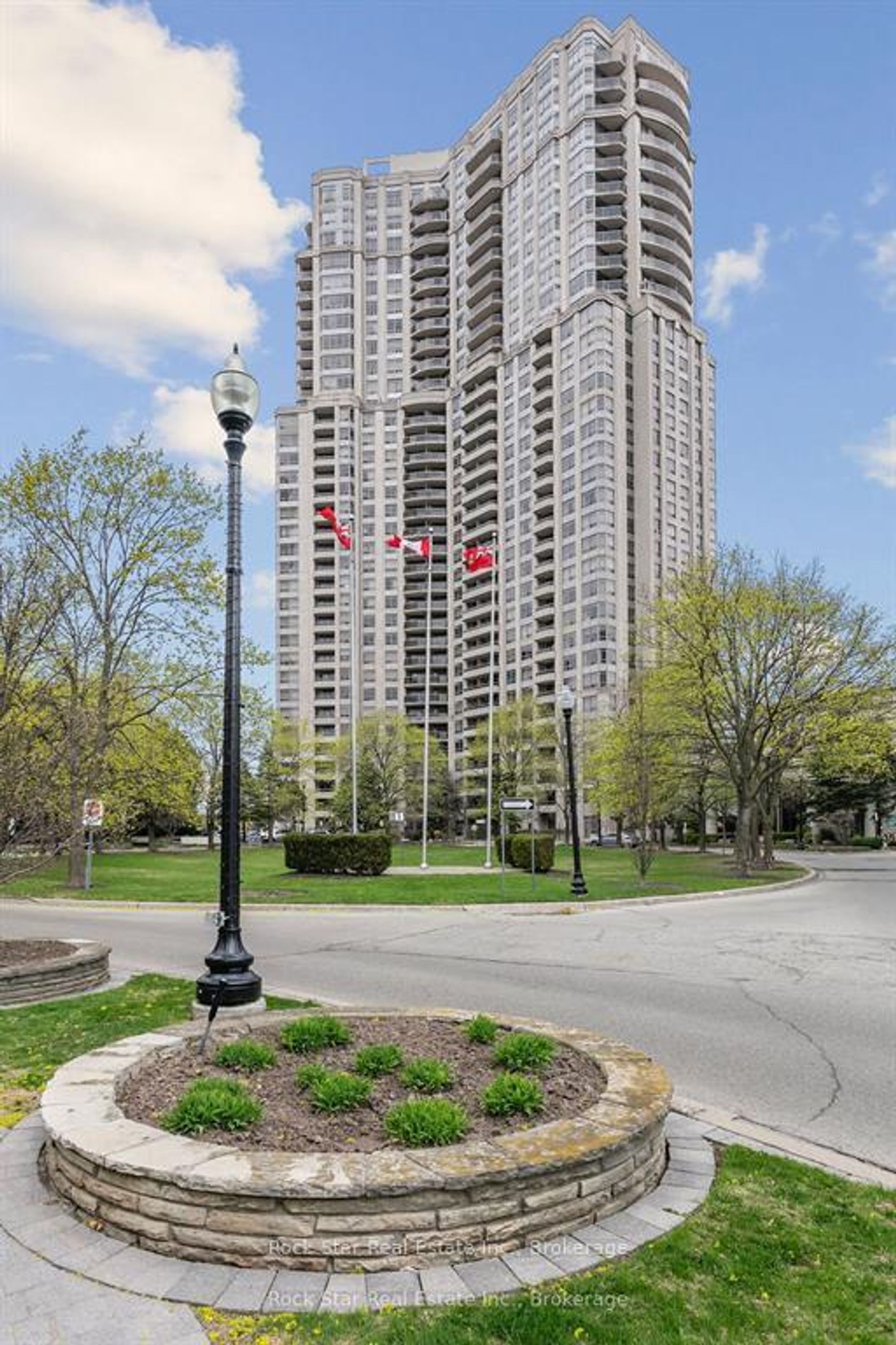 408 - 35 Kingsbridge Garden Circle, Hurontario, Mississauga 