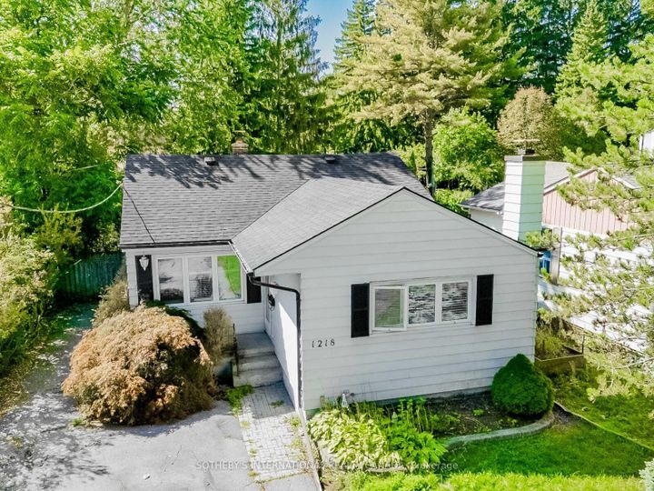 Photo 0 at 1218 Lakebreeze Drive, Mineola, Mississauga