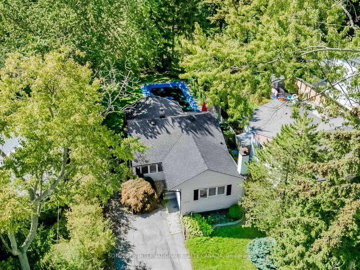 Photo 7 at 1218 Lakebreeze Drive, Mineola, Mississauga
