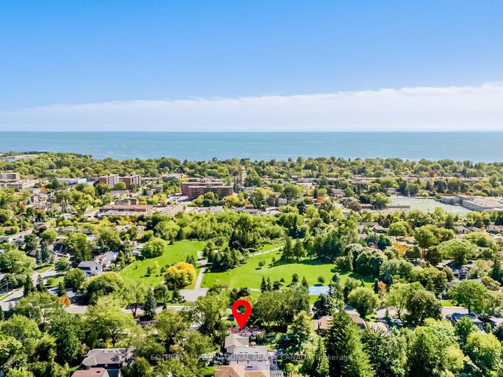 Photo 12 at 1218 Lakebreeze Drive, Mineola, Mississauga