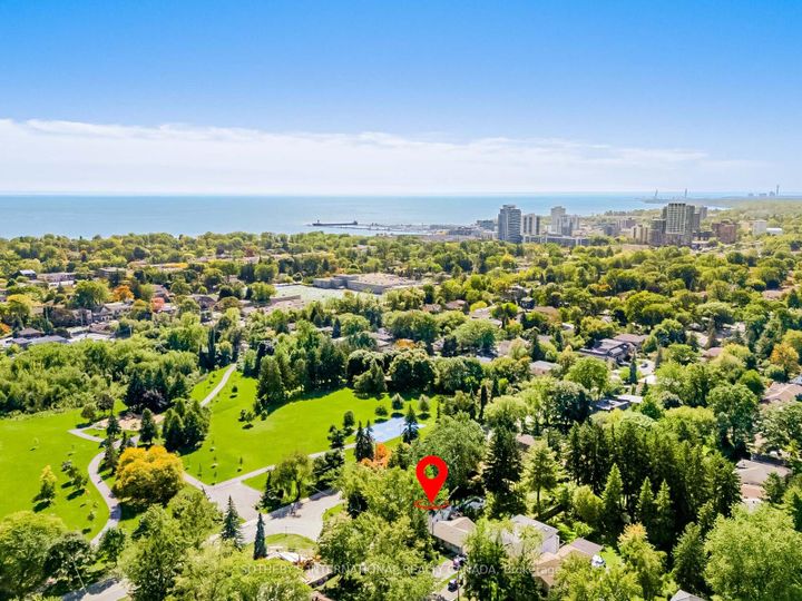 Photo 13 at 1218 Lakebreeze Drive, Mineola, Mississauga