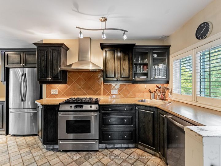 Photo 17 at 1218 Lakebreeze Drive, Mineola, Mississauga
