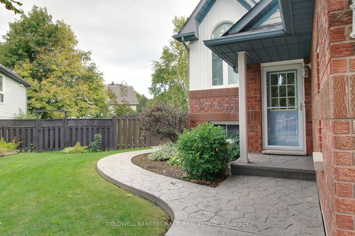 Photo 1 at 1590 Edenwood Court, Samac, Oshawa