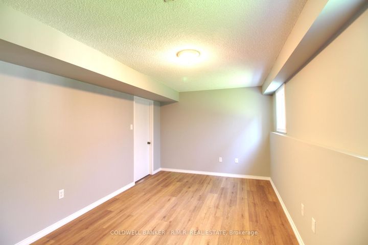 Photo 11 at 1590 Edenwood Court, Samac, Oshawa