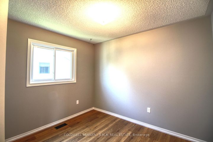 Photo 13 at 1590 Edenwood Court, Samac, Oshawa