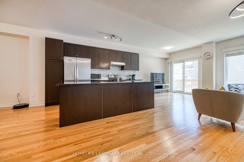 Photo 12 at 33 Thornapple Lane, Oak Ridges Lake Wilcox, Richmond Hill