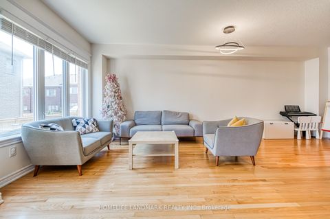 Photo 15 at 33 Thornapple Lane, Oak Ridges Lake Wilcox, Richmond Hill