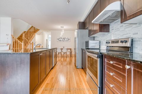 Photo 16 at 33 Thornapple Lane, Oak Ridges Lake Wilcox, Richmond Hill