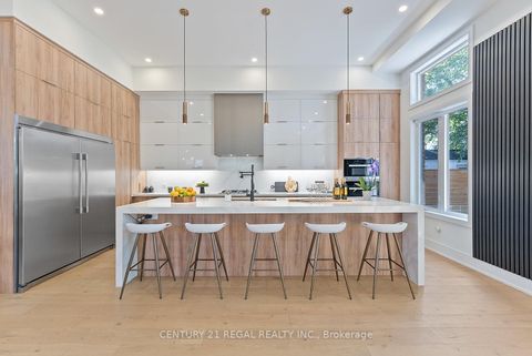 Photo 4 at 84 Bexhill Avenue, Birchmount, Toronto
