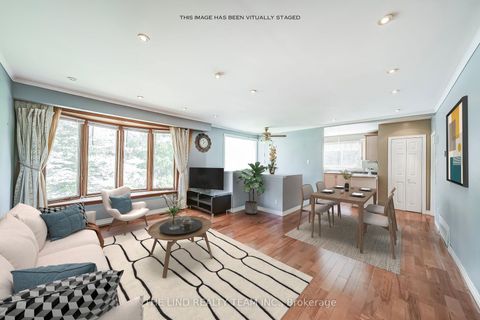 Photo 5 at 20 Haida Drive, Aurora Heights, Aurora