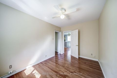 Photo 13 at 20 Haida Drive, Aurora Heights, Aurora