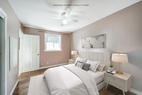 Photo 16 at 20 Haida Drive, Aurora Heights, Aurora