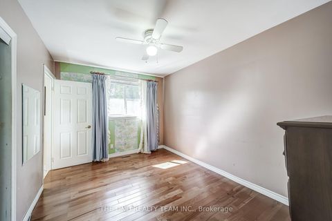 Photo 17 at 20 Haida Drive, Aurora Heights, Aurora