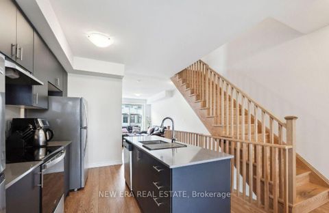 Photo 9 at 778 Kootenay Path, Donevan, Oshawa