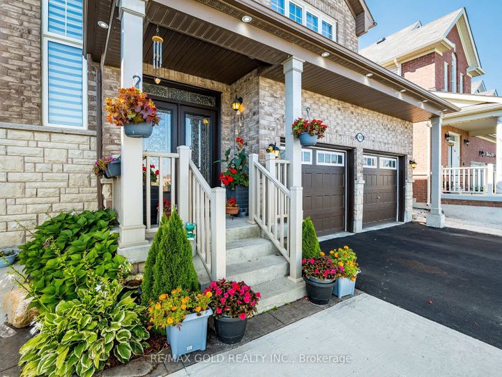 Photo 2 at 140 Thornbush Boulevard, Northwest Brampton, Brampton