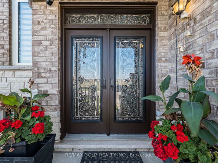 Photo 3 at 140 Thornbush Boulevard, Northwest Brampton, Brampton