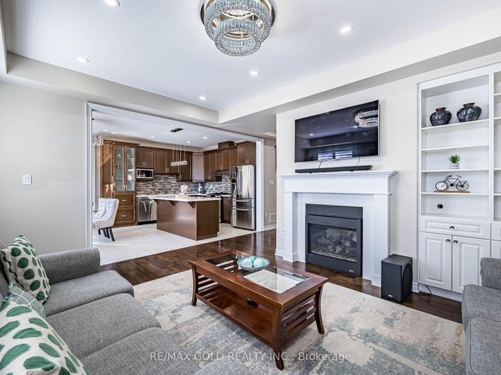 Photo 8 at 140 Thornbush Boulevard, Northwest Brampton, Brampton