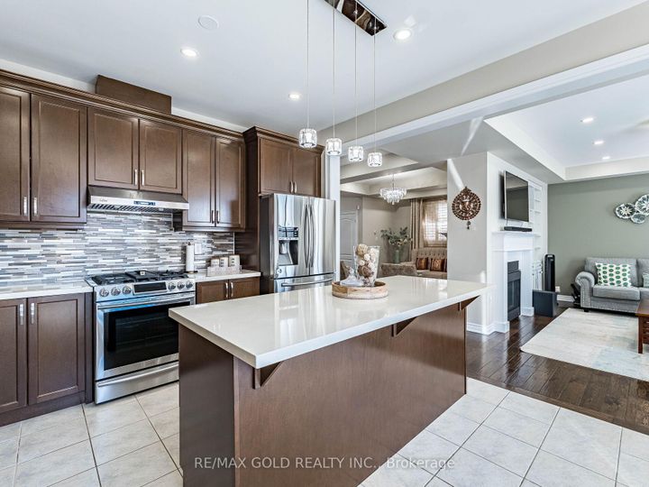 Photo 10 at 140 Thornbush Boulevard, Northwest Brampton, Brampton