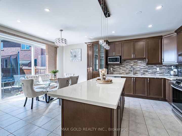 Photo 15 at 140 Thornbush Boulevard, Northwest Brampton, Brampton