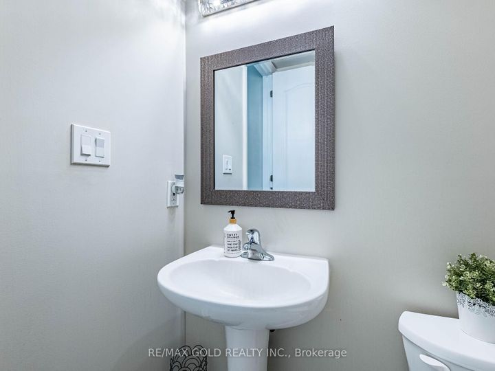 Photo 16 at 140 Thornbush Boulevard, Northwest Brampton, Brampton