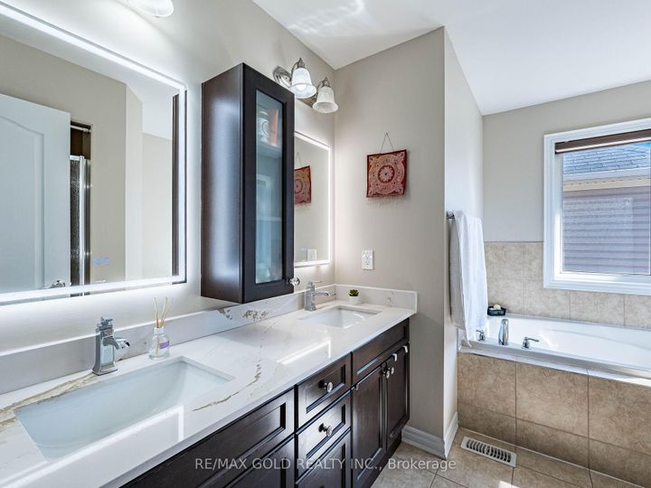 Photo 20 at 140 Thornbush Boulevard, Northwest Brampton, Brampton