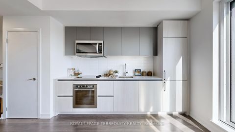 Photo 4 at 447 - 150 Logan Avenue, South Riverdale, Toronto