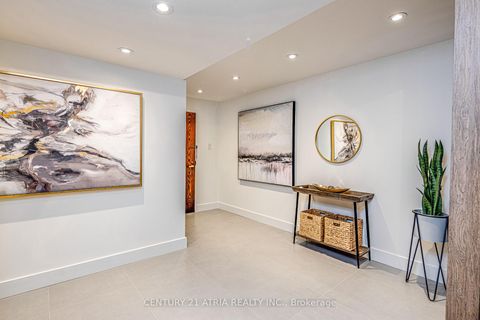 Photo 1 at 1401 - 65 Harbour Square, Waterfront Communities C1, Toronto