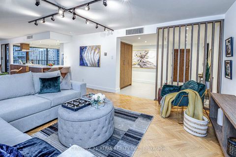 Photo 6 at 1401 - 65 Harbour Square, Waterfront Communities C1, Toronto