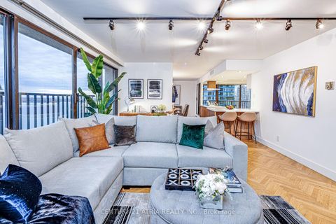 Photo 8 at 1401 - 65 Harbour Square, Waterfront Communities C1, Toronto