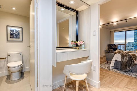 Photo 26 at 1401 - 65 Harbour Square, Waterfront Communities C1, Toronto