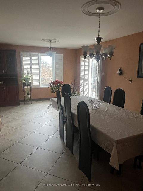 Photo 3 at 95 Dunstan Crescent, West Woodbridge, Vaughan