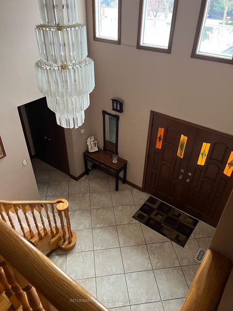 Photo 7 at 95 Dunstan Crescent, West Woodbridge, Vaughan