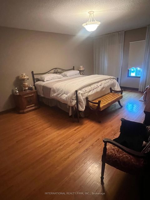 Photo 15 at 95 Dunstan Crescent, West Woodbridge, Vaughan