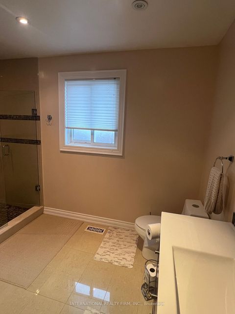 Photo 16 at 95 Dunstan Crescent, West Woodbridge, Vaughan