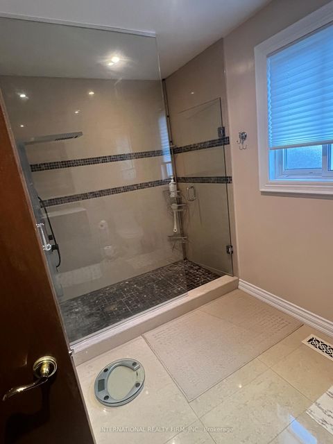 Photo 18 at 95 Dunstan Crescent, West Woodbridge, Vaughan