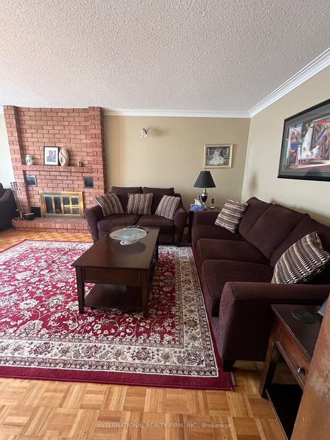 Photo 19 at 95 Dunstan Crescent, West Woodbridge, Vaughan