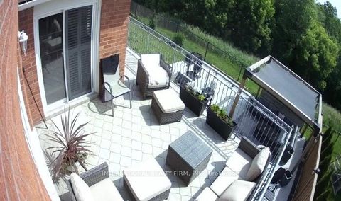 Photo 21 at 95 Dunstan Crescent, West Woodbridge, Vaughan