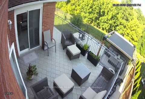 Photo 22 at 95 Dunstan Crescent, West Woodbridge, Vaughan
