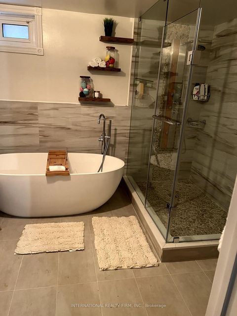 Photo 27 at 95 Dunstan Crescent, West Woodbridge, Vaughan