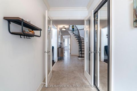 Photo 2 at 40 Gardner Place, Maple, Vaughan