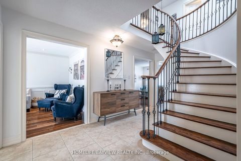 Photo 4 at 40 Gardner Place, Maple, Vaughan