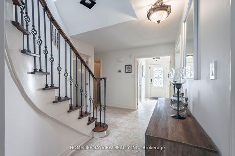 Photo 5 at 40 Gardner Place, Maple, Vaughan