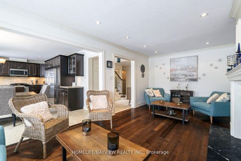 Photo 11 at 40 Gardner Place, Maple, Vaughan