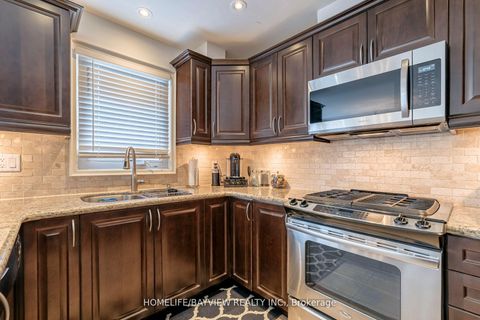 Photo 19 at 40 Gardner Place, Maple, Vaughan